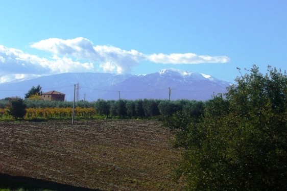 Land for building, 3000sqm. mountain views and 3km to beach. 1