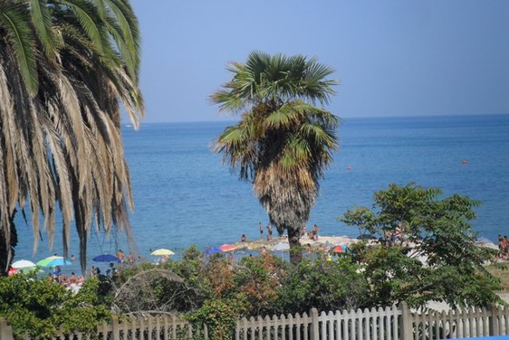 300 meters to beach, sea view, recently renovated, ground floor apartment with garage1