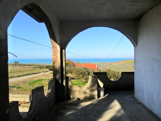 Open, long sea views from this 300sqm house on two floors2