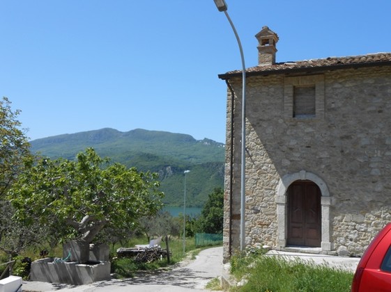 Four bed, stone house, lake and mountain view to finish 