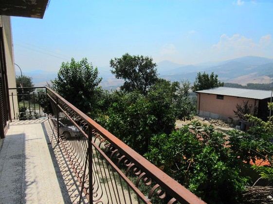 Apartment with attic, of 100sqm plus 50sqm of attic. Open, valley and mountain views