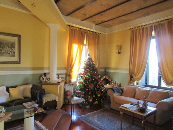 Nicely finished, 2 bedroom apartment with spectacular mountain views in the center of Lanciano.1