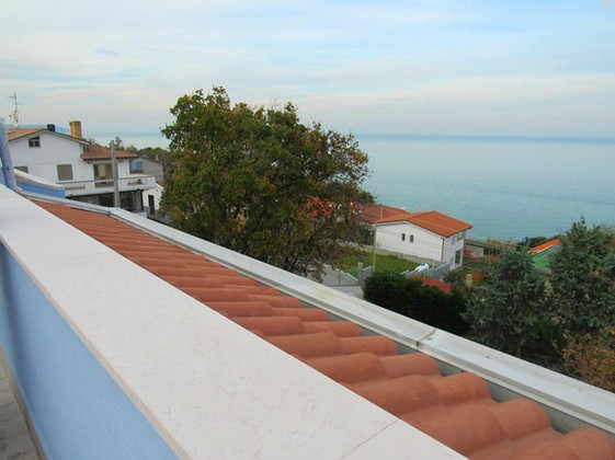 Brand new, attic apartment with 15sqm sea view terrace and garage. 