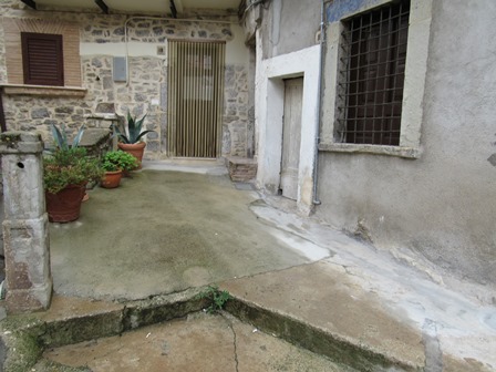 Nicely finished studio flat in the old town of Bomba