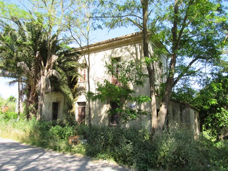 500 meters from the beach, 3 beds, detached farm house. 