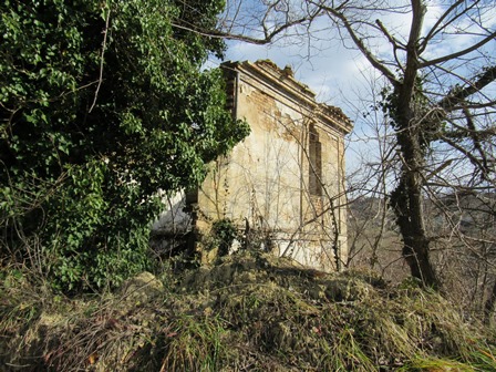 Ruin to rebuild of 100sqm to build a villa of 150sqm with 20,000sqm of land 
