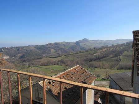 1950?s 3 bedroom farm house with 200sqm garden and fantastic mountain views in a peaceful hamlet