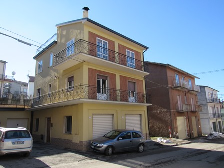 Two 60sqm floors of a three floor building with garden and  the terrace 300 meters to the town center1