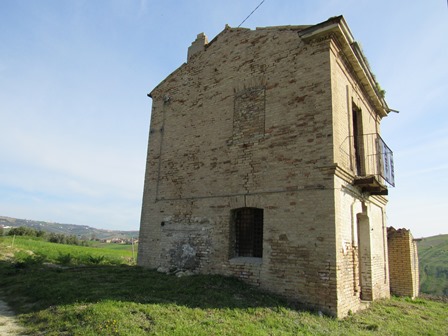 Ruin built from original brick allowing a 100sqm villa with 3,000sqm of land, with open, mountain views.