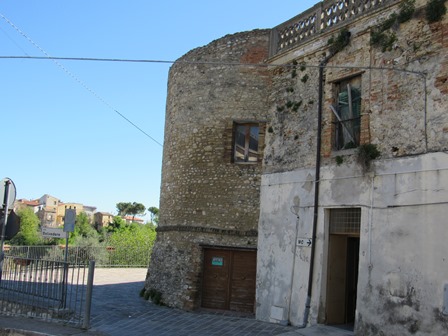 300 year old tower from the original town walls with open views and 1 bed
