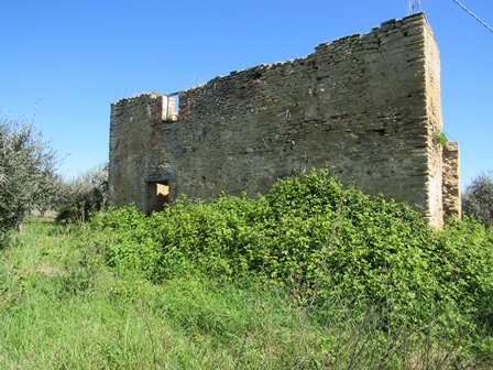 A 90sqm ruin with 3000sqm of olive grove in a very panoramic location offering mountain and valley views. 